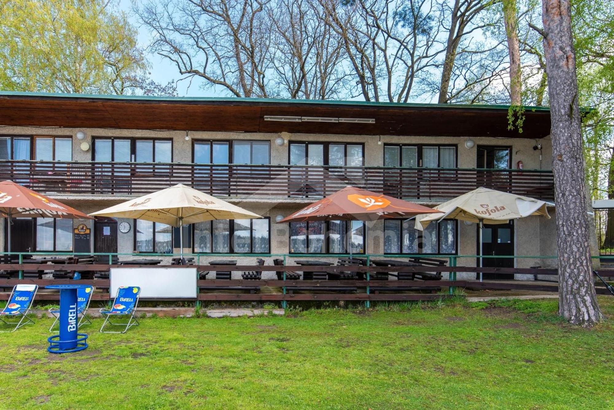Отель Yacht Club Bezdrev Глубока-над-Влтавой Экстерьер фото